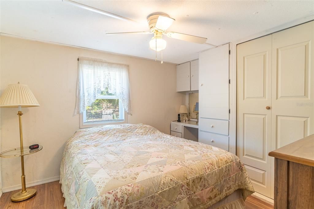 На продажу: $109,990 (3 спален, 2 ванн, 1046 Квадратных фут)