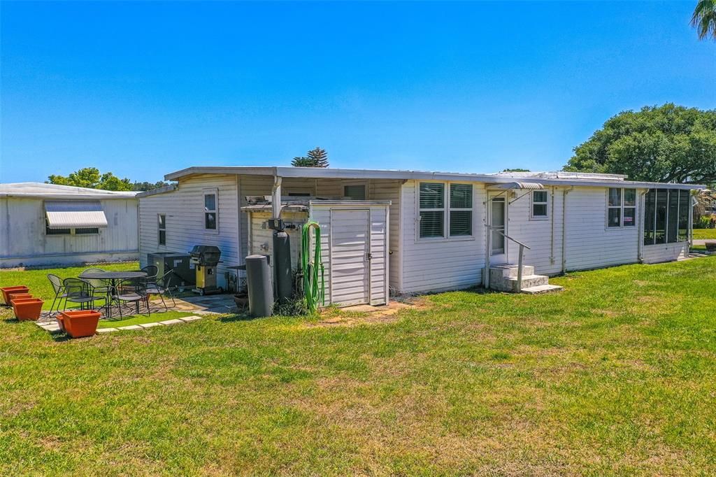 На продажу: $109,990 (3 спален, 2 ванн, 1046 Квадратных фут)