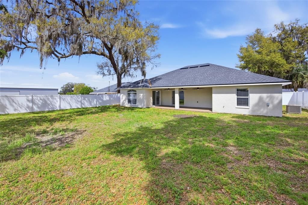 En Venta: $368,000 (4 camas, 2 baños, 2089 Pies cuadrados)