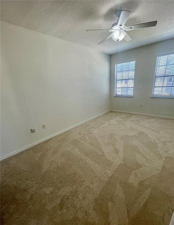 合同活跃: $279,900 (3 贝兹, 2 浴室, 1764 平方英尺)