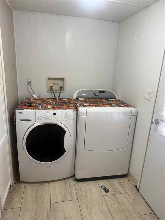 En Venta: $235,000 (3 camas, 2 baños, 1056 Pies cuadrados)