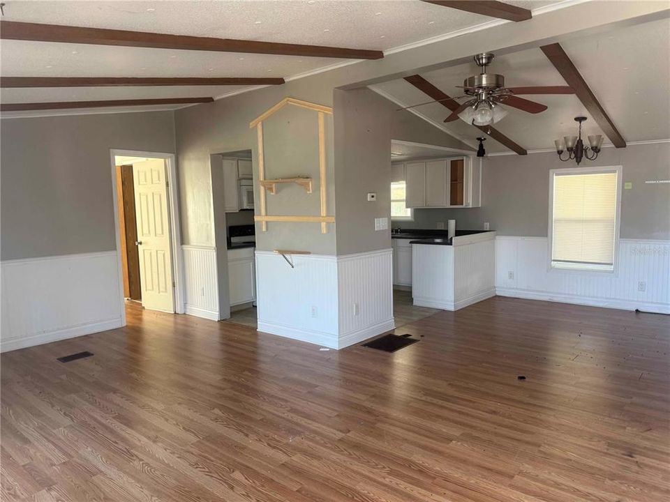 En Venta: $235,000 (3 camas, 2 baños, 1056 Pies cuadrados)