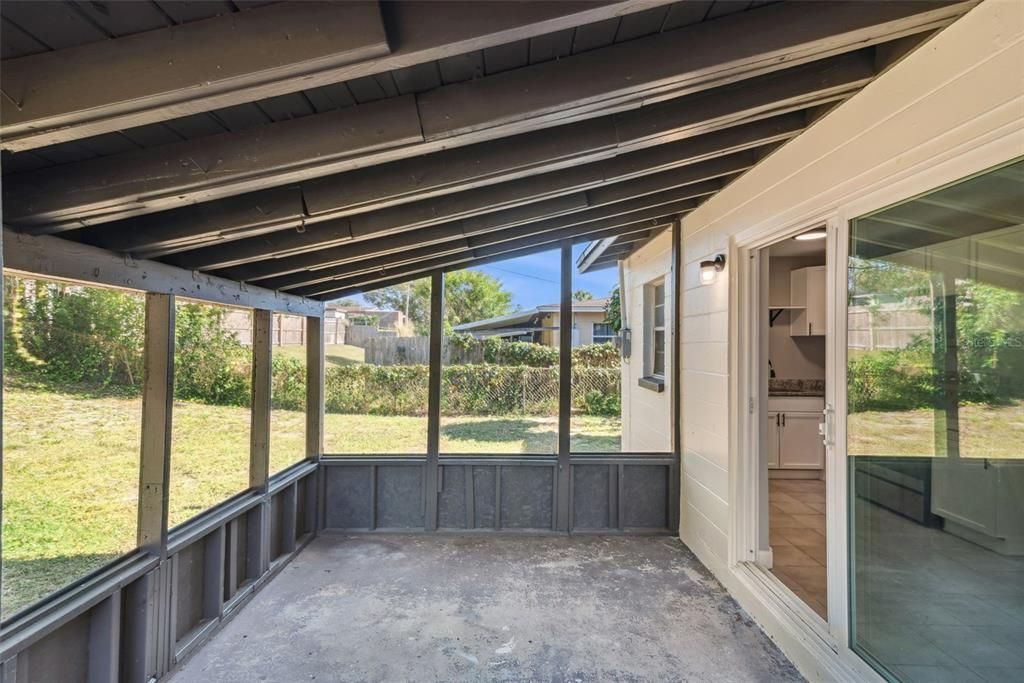 Activo con contrato: $179,000 (3 camas, 1 baños, 960 Pies cuadrados)