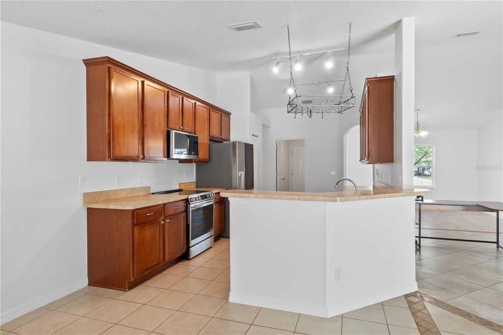 For Sale: $494,000 (4 beds, 3 baths, 2368 Square Feet)