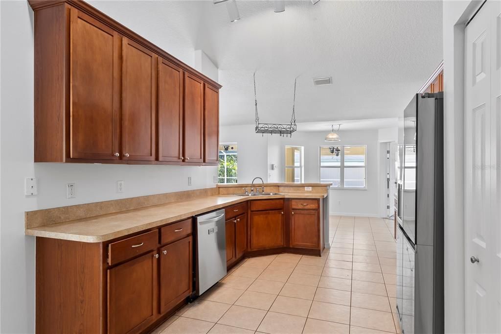 For Sale: $494,000 (4 beds, 3 baths, 2368 Square Feet)