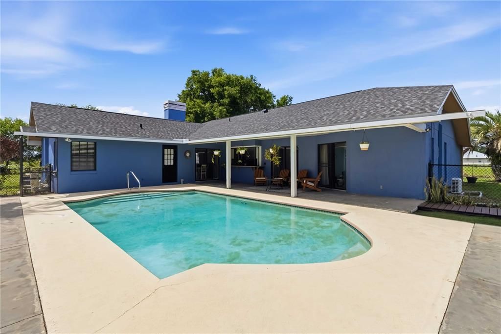 Active With Contract: $599,000 (4 beds, 2 baths, 2423 Square Feet)