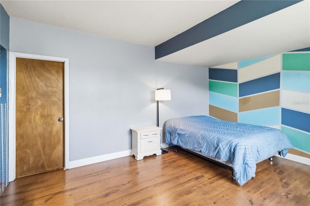 Active With Contract: $599,000 (4 beds, 2 baths, 2423 Square Feet)