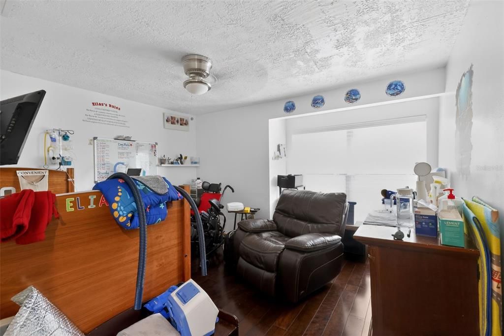 Active With Contract: $375,000 (4 beds, 2 baths, 1730 Square Feet)