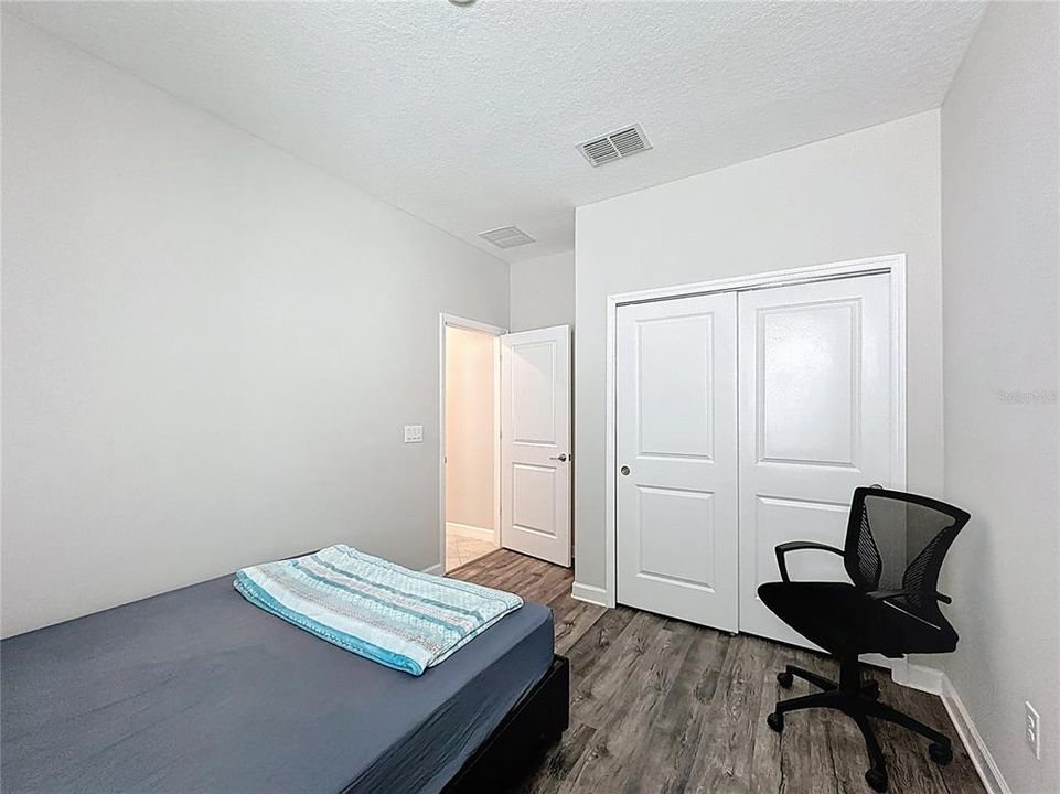 Active With Contract: $329,900 (3 beds, 2 baths, 1612 Square Feet)