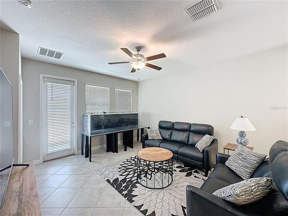 Active With Contract: $329,900 (3 beds, 2 baths, 1612 Square Feet)