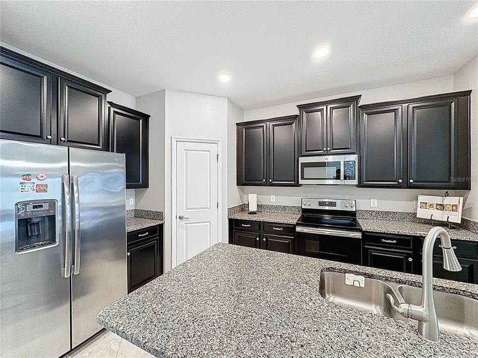 Active With Contract: $329,900 (3 beds, 2 baths, 1612 Square Feet)