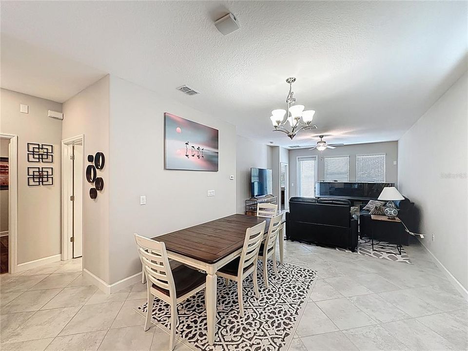 Active With Contract: $329,900 (3 beds, 2 baths, 1612 Square Feet)