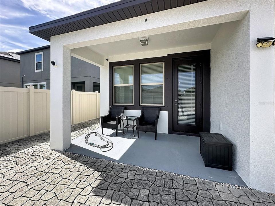 Active With Contract: $329,900 (3 beds, 2 baths, 1612 Square Feet)