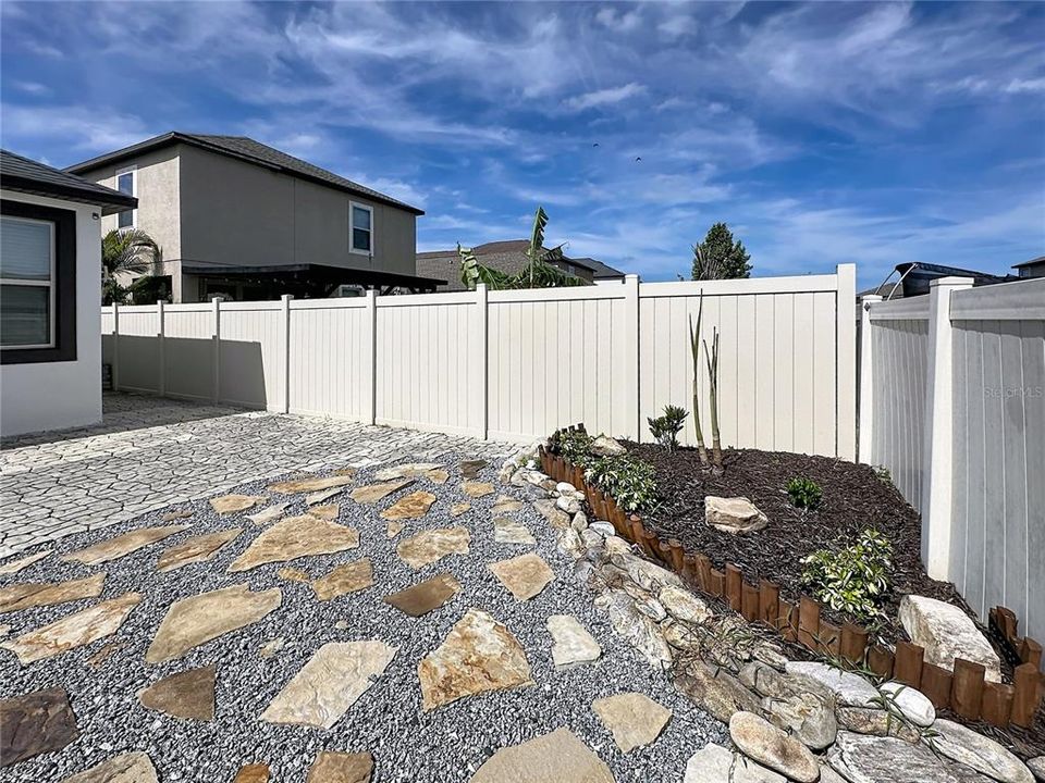 Active With Contract: $329,900 (3 beds, 2 baths, 1612 Square Feet)