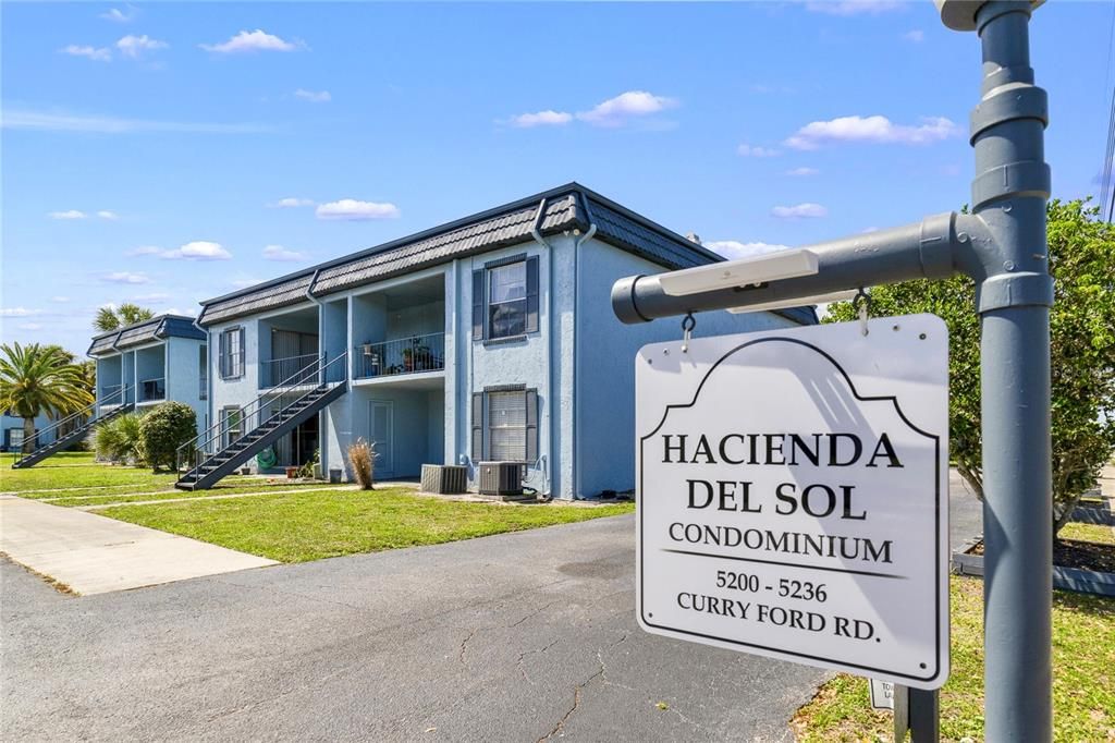 Active With Contract: $129,000 (2 beds, 2 baths, 1052 Square Feet)