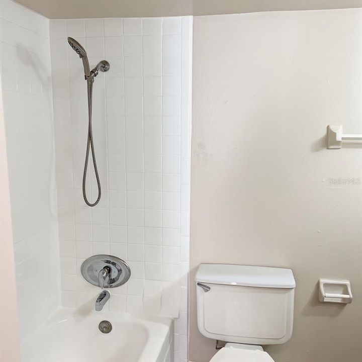 Active With Contract: $129,000 (2 beds, 2 baths, 1052 Square Feet)