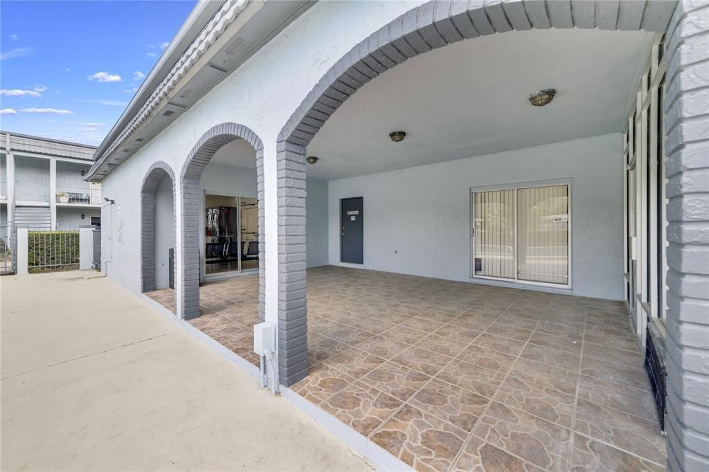 Active With Contract: $129,000 (2 beds, 2 baths, 1052 Square Feet)