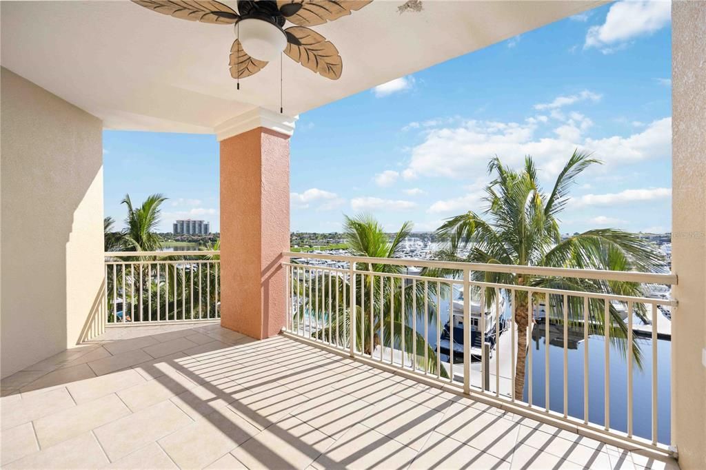 For Sale: $445,000 (2 beds, 2 baths, 1758 Square Feet)