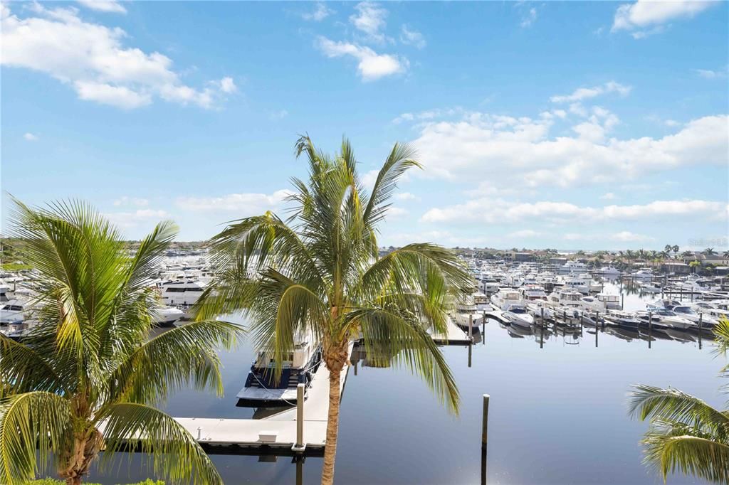 For Sale: $445,000 (2 beds, 2 baths, 1758 Square Feet)