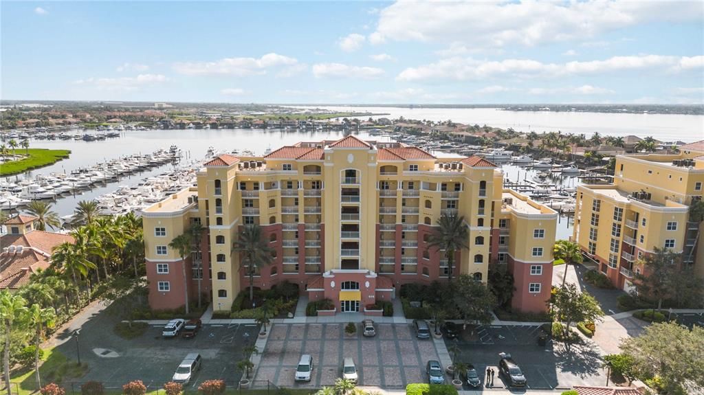 For Sale: $445,000 (2 beds, 2 baths, 1758 Square Feet)