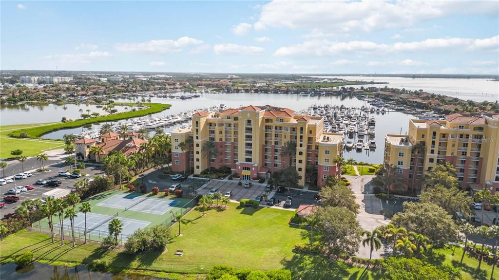 For Sale: $445,000 (2 beds, 2 baths, 1758 Square Feet)