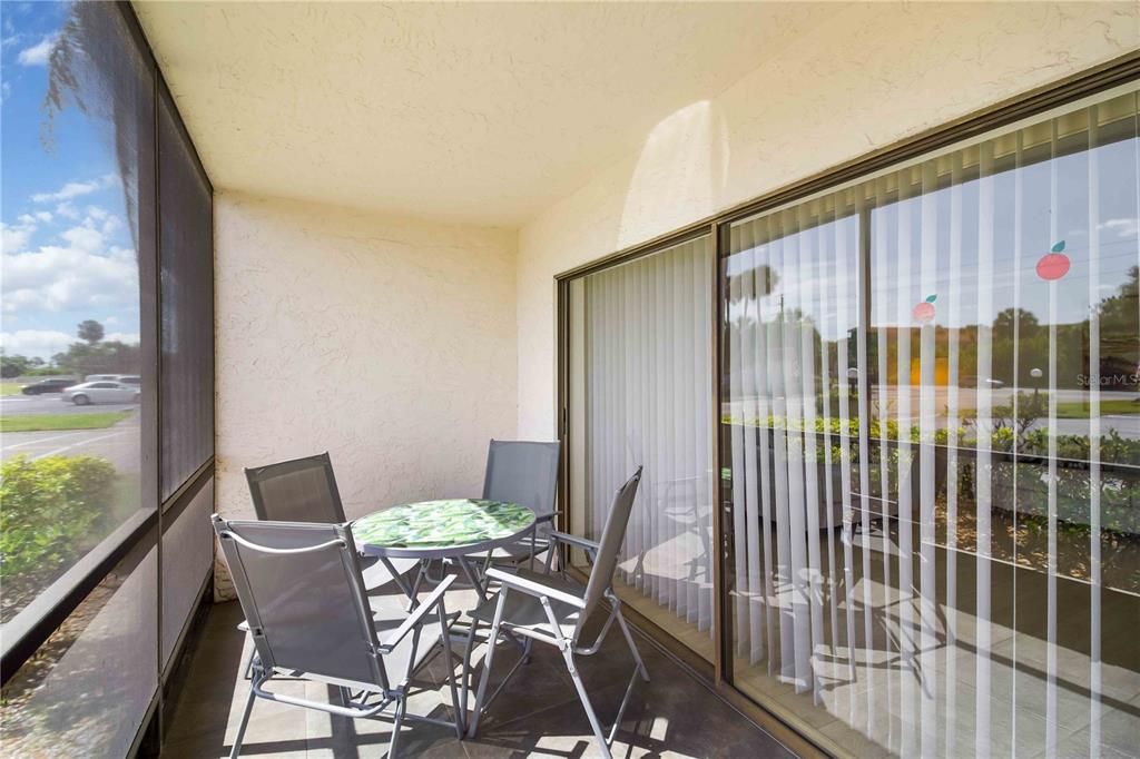 For Sale: $147,900 (2 beds, 2 baths, 1095 Square Feet)