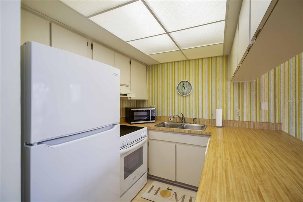 For Sale: $147,900 (2 beds, 2 baths, 1095 Square Feet)