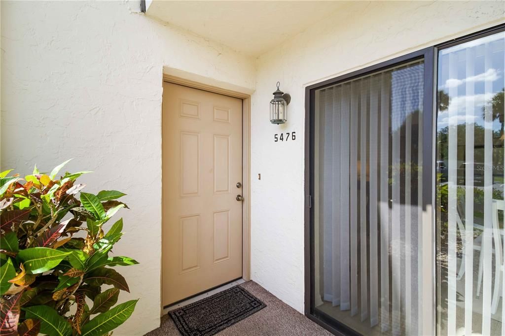 For Sale: $147,900 (2 beds, 2 baths, 1095 Square Feet)