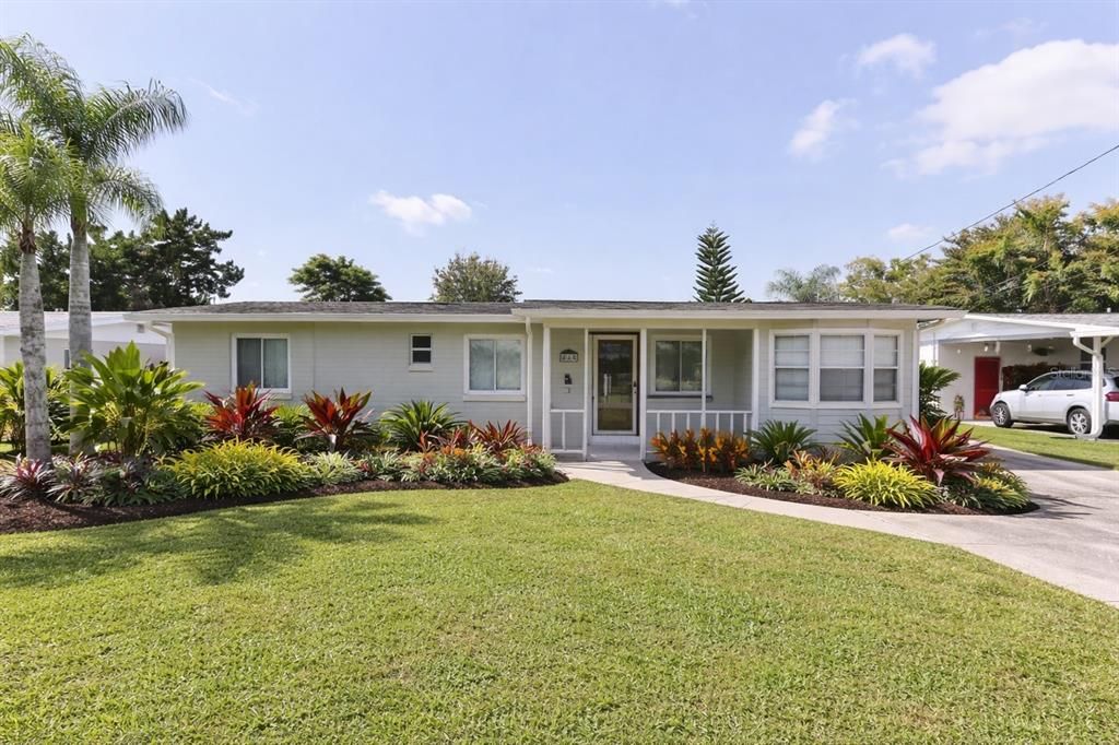 Active With Contract: $300,000 (4 beds, 3 baths, 1742 Square Feet)