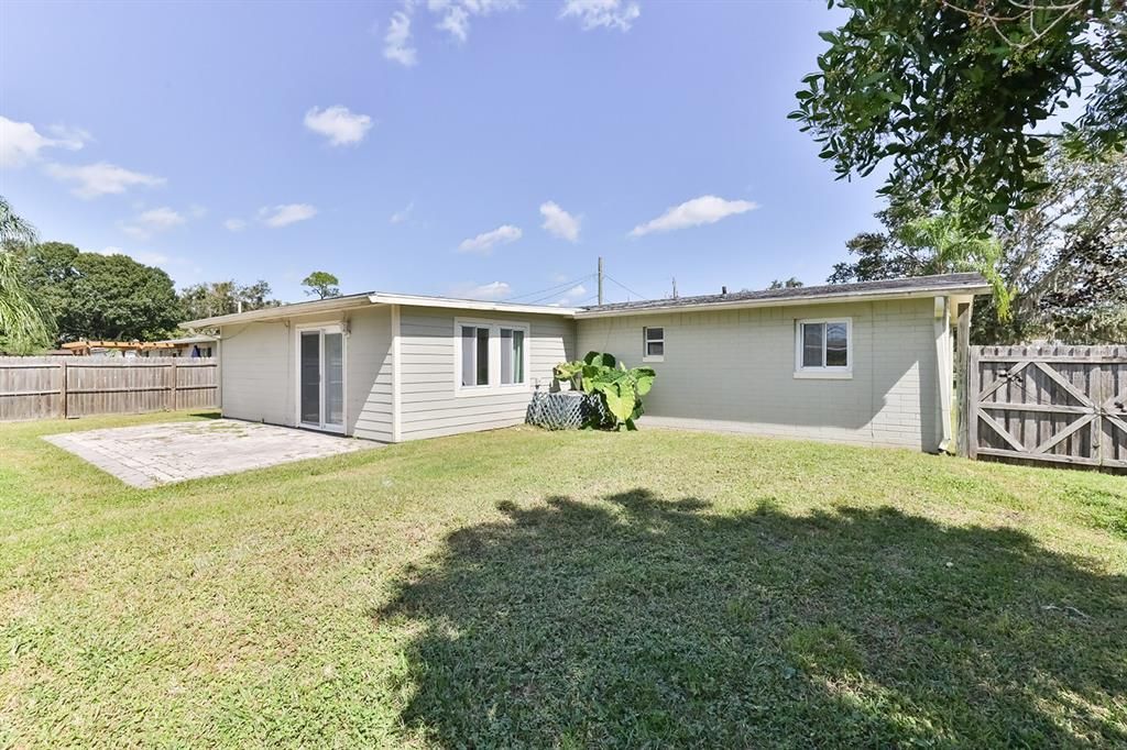 Active With Contract: $300,000 (4 beds, 3 baths, 1742 Square Feet)