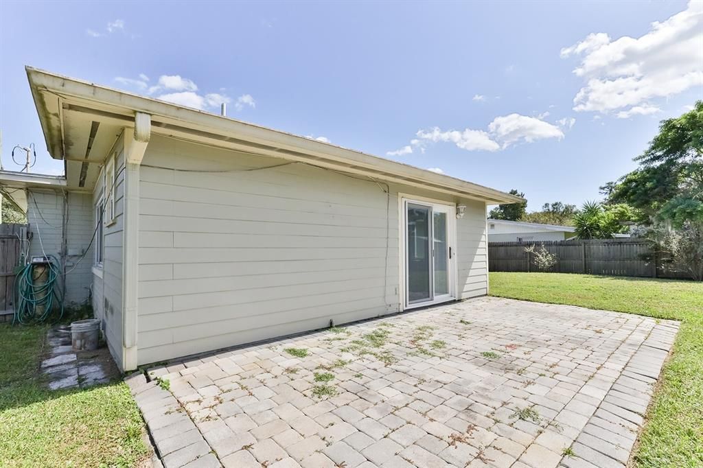 Active With Contract: $300,000 (4 beds, 3 baths, 1742 Square Feet)