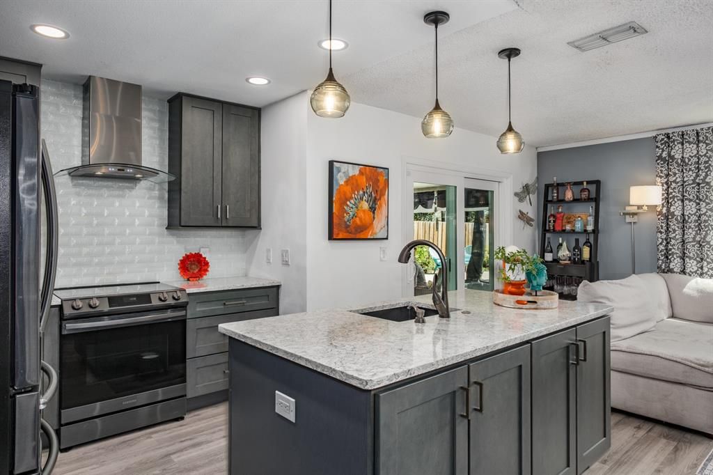 Active With Contract: $549,900 (3 beds, 2 baths, 1563 Square Feet)