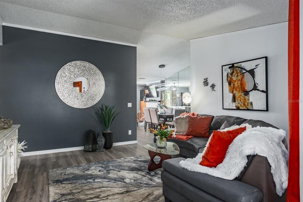Active With Contract: $549,900 (3 beds, 2 baths, 1563 Square Feet)