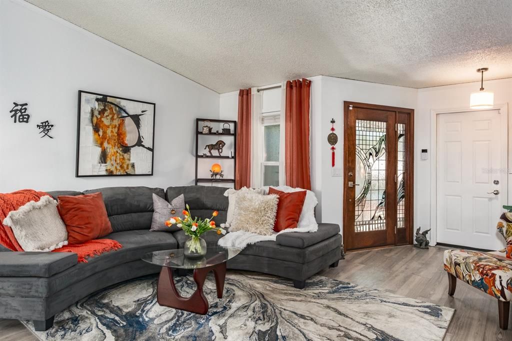 Active With Contract: $549,900 (3 beds, 2 baths, 1563 Square Feet)