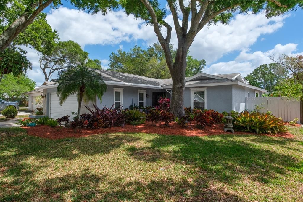 Active With Contract: $549,900 (3 beds, 2 baths, 1563 Square Feet)