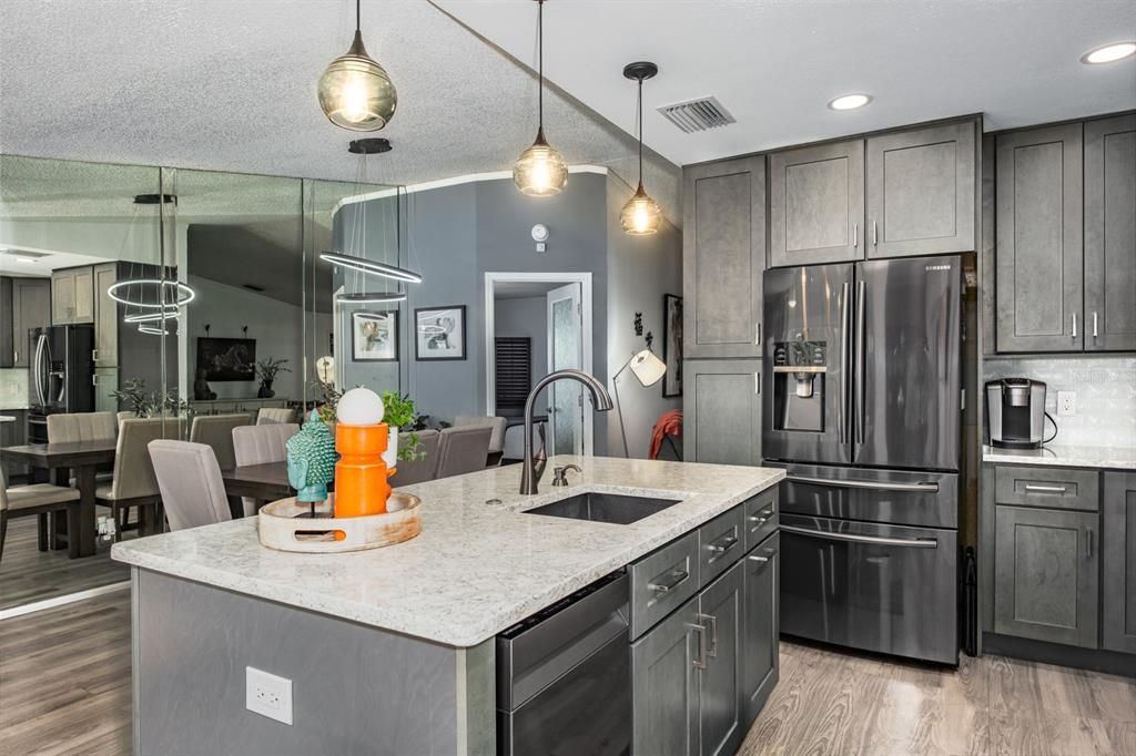 Active With Contract: $549,900 (3 beds, 2 baths, 1563 Square Feet)