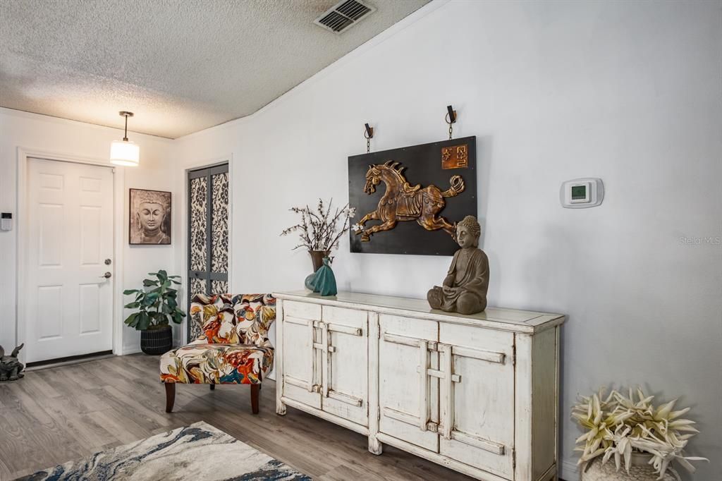Active With Contract: $549,900 (3 beds, 2 baths, 1563 Square Feet)