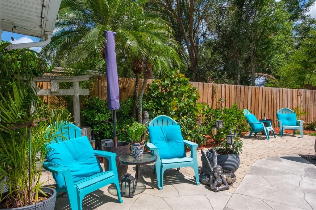 Active With Contract: $549,900 (3 beds, 2 baths, 1563 Square Feet)