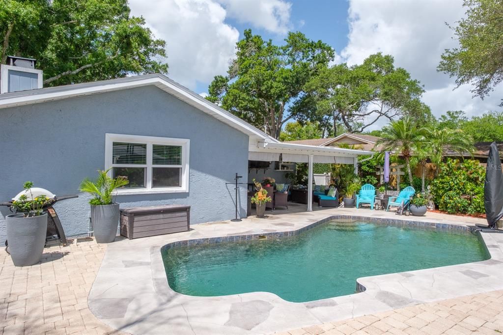 Active With Contract: $549,900 (3 beds, 2 baths, 1563 Square Feet)