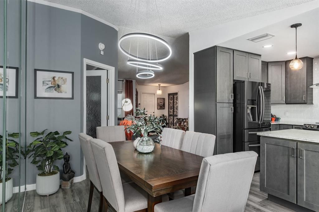 Active With Contract: $549,900 (3 beds, 2 baths, 1563 Square Feet)