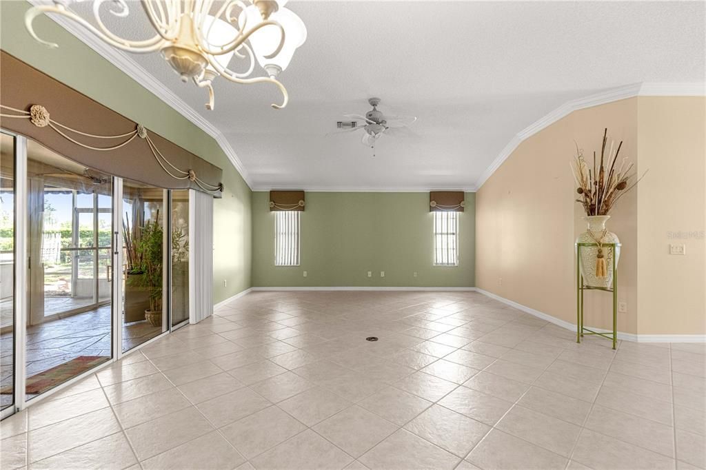 Active With Contract: $449,000 (3 beds, 2 baths, 1934 Square Feet)