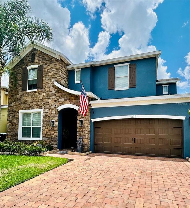 En Venta: $579,900 (4 camas, 3 baños, 2890 Pies cuadrados)