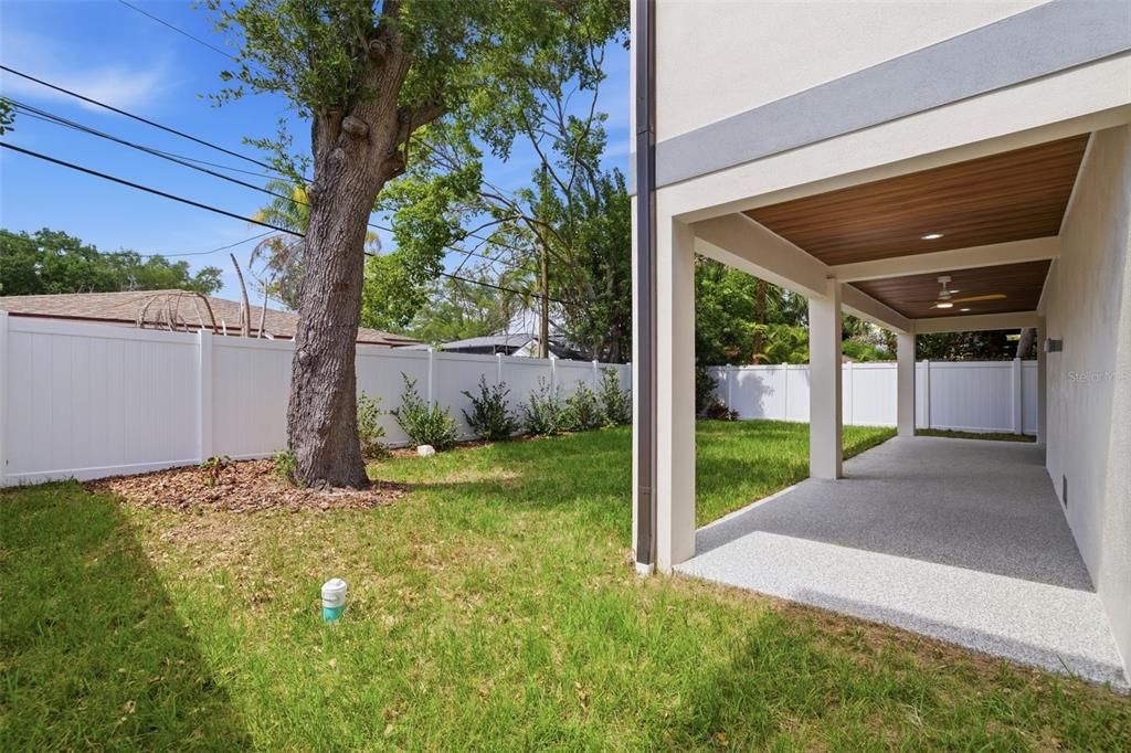 Activo con contrato: $999,000 (4 camas, 3 baños, 3005 Pies cuadrados)