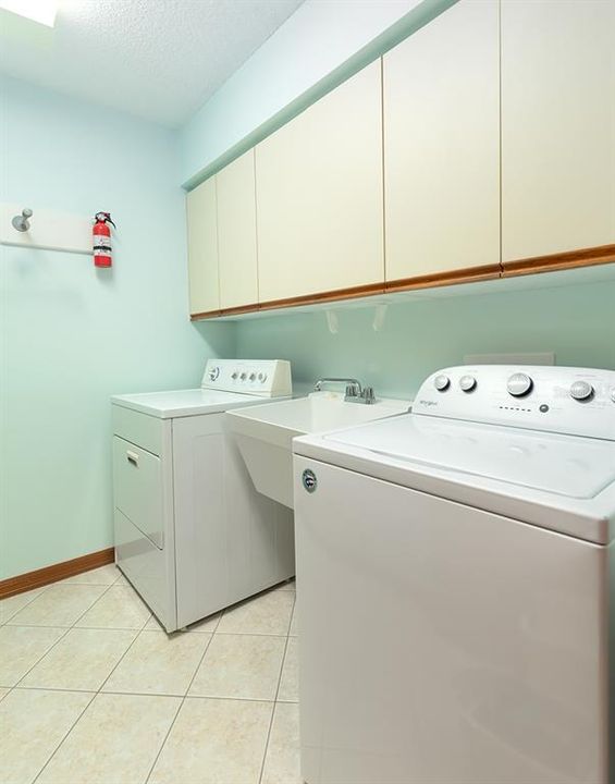 Active With Contract: $560,000 (4 beds, 2 baths, 2619 Square Feet)