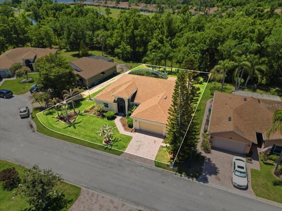 Activo con contrato: $379,900 (3 camas, 2 baños, 2229 Pies cuadrados)