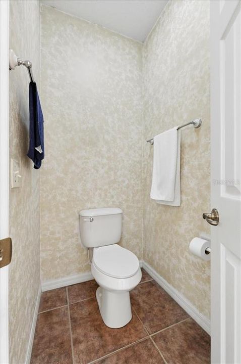 Activo con contrato: $379,900 (3 camas, 2 baños, 2229 Pies cuadrados)