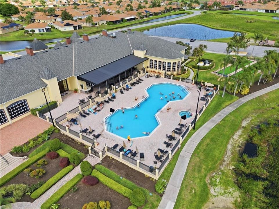 Activo con contrato: $379,900 (3 camas, 2 baños, 2229 Pies cuadrados)
