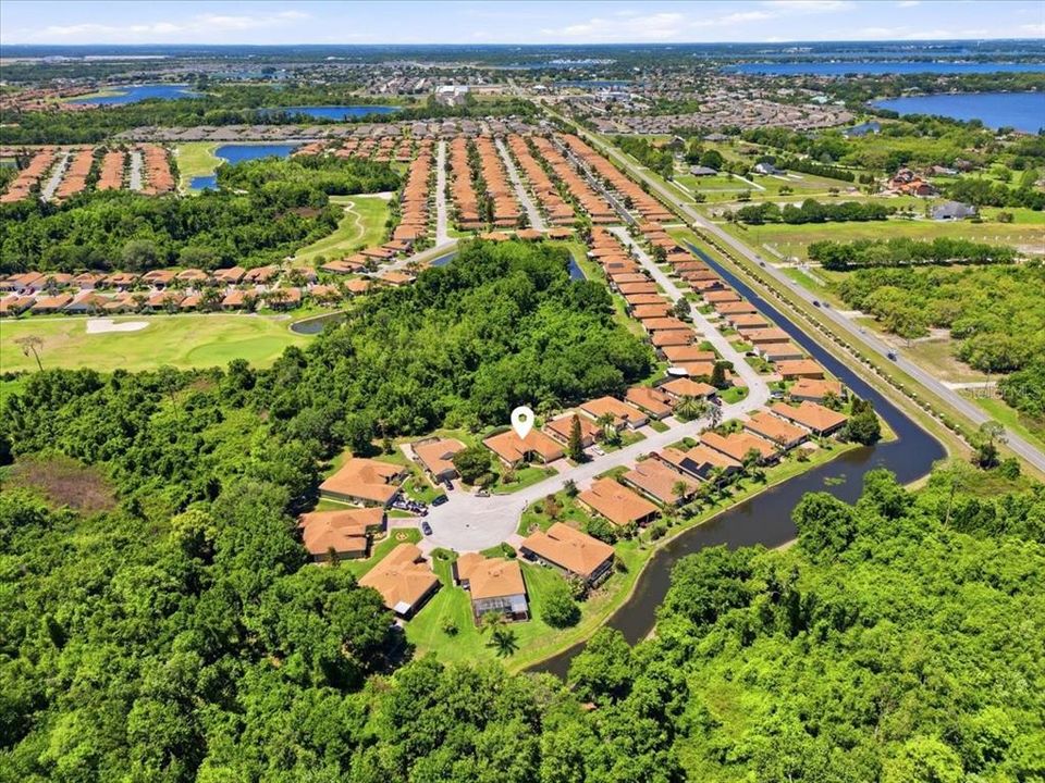 Activo con contrato: $379,900 (3 camas, 2 baños, 2229 Pies cuadrados)