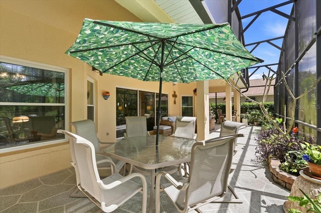 Activo con contrato: $379,900 (3 camas, 2 baños, 2229 Pies cuadrados)