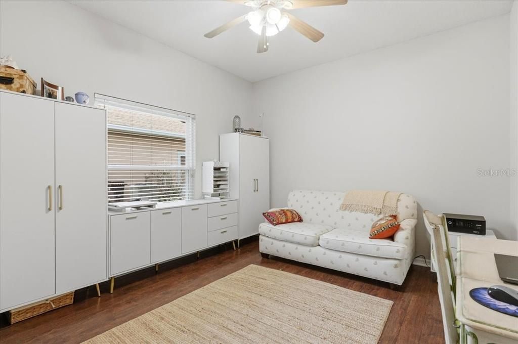 Activo con contrato: $379,900 (3 camas, 2 baños, 2229 Pies cuadrados)
